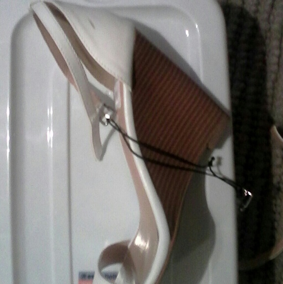 White size  ,8  Express Heels - Picture 2 of 2